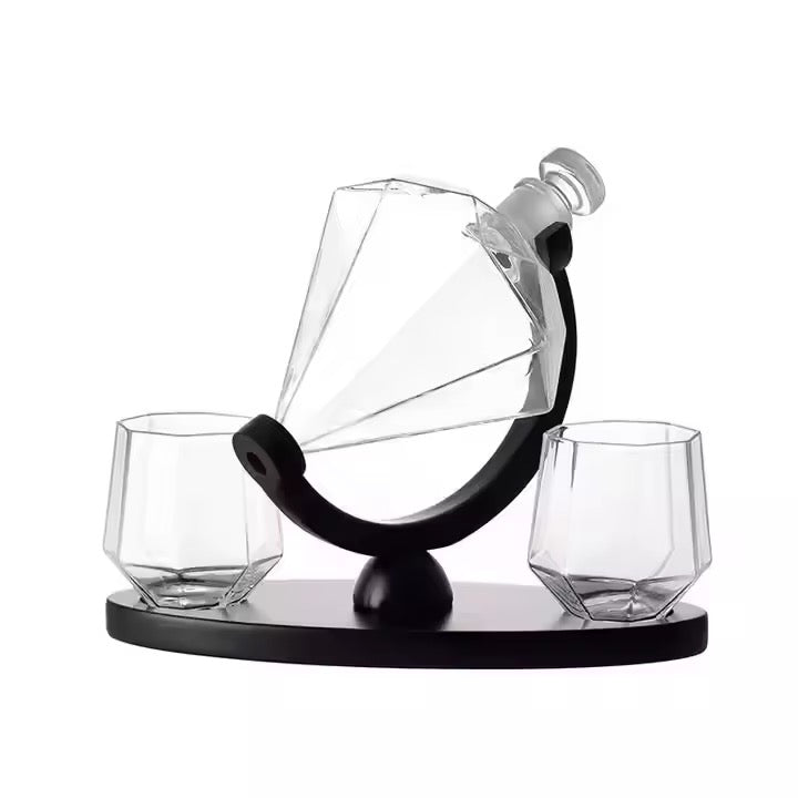Diamond Glass Decanter +2 glasses