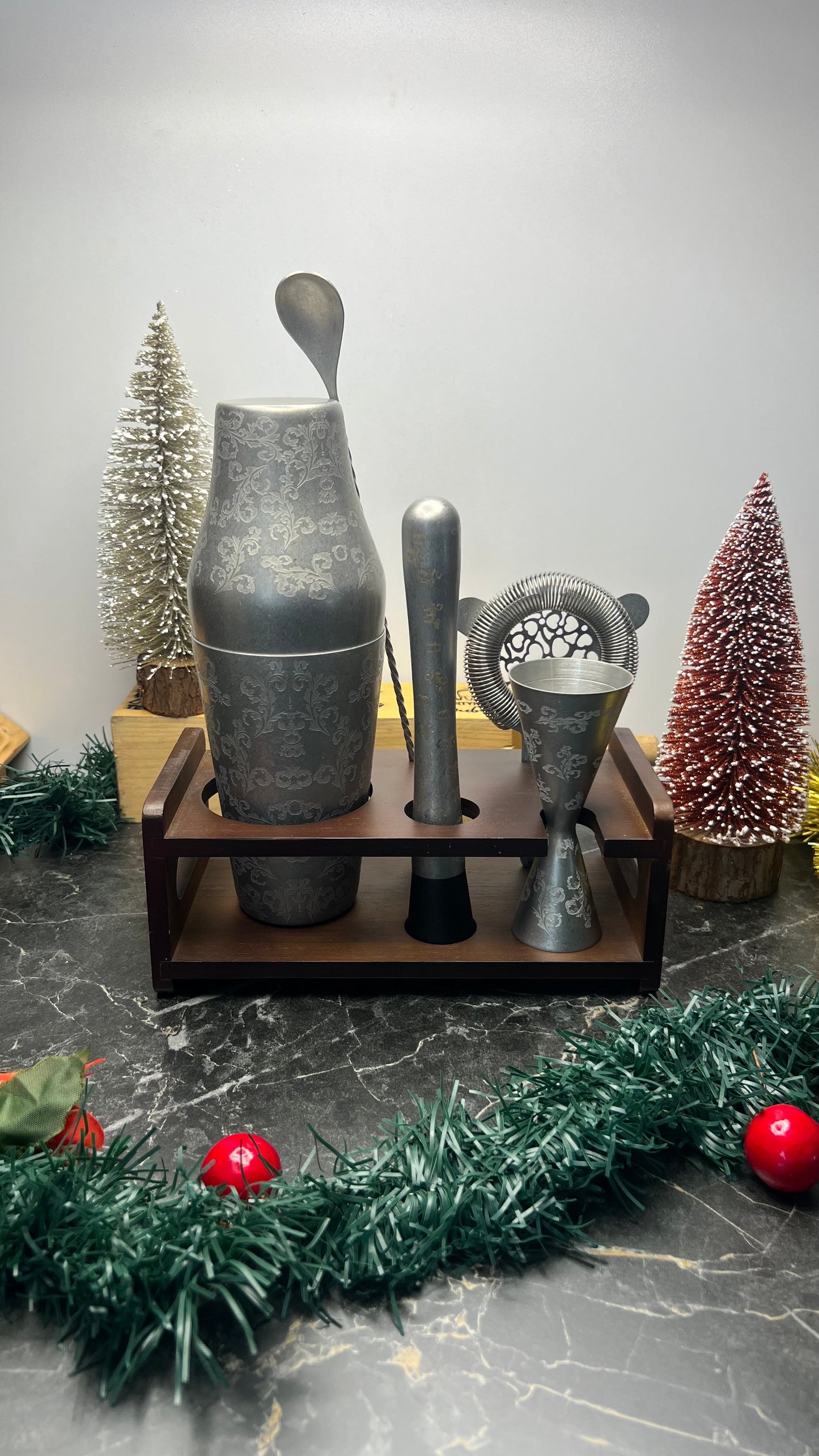 6 Piece Silver Leaf Mat Bar Set