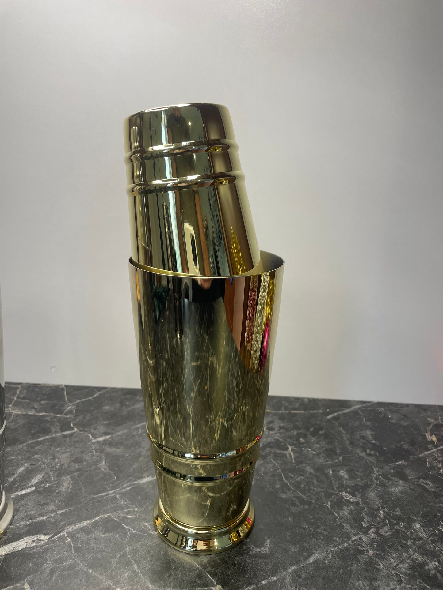 Boston Shaker With Legs