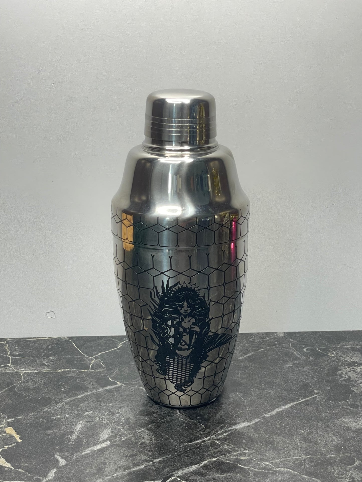Stainless Steel American Shaker Mirror With Pattern
