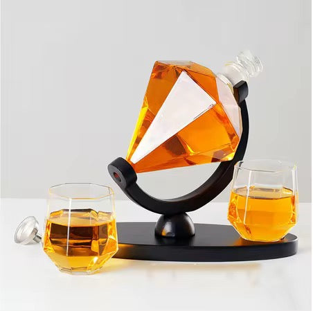 Diamond Glass Decanter +2 glasses
